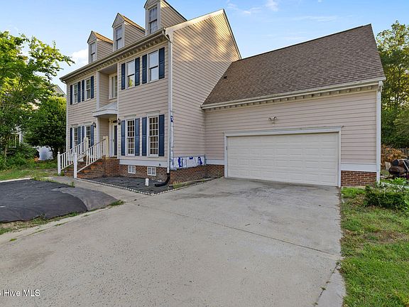 2nd image of 212 N Marion Drive