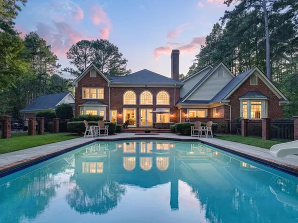 104 Marseille Pl, Cary, NC 27511