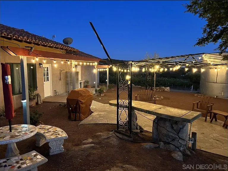 25933 Potrero Valley Rd — Photo 42