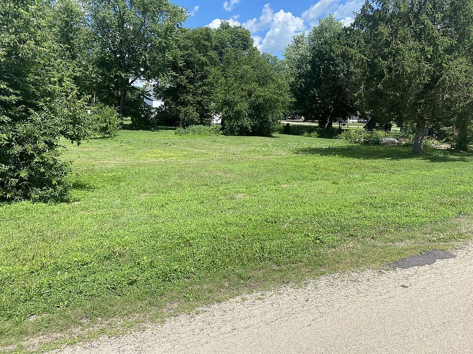 2nd image of 406 3rd Ave W