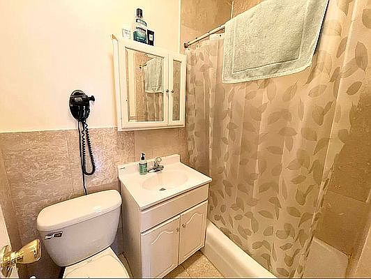5th image of 311 E 80th St #10