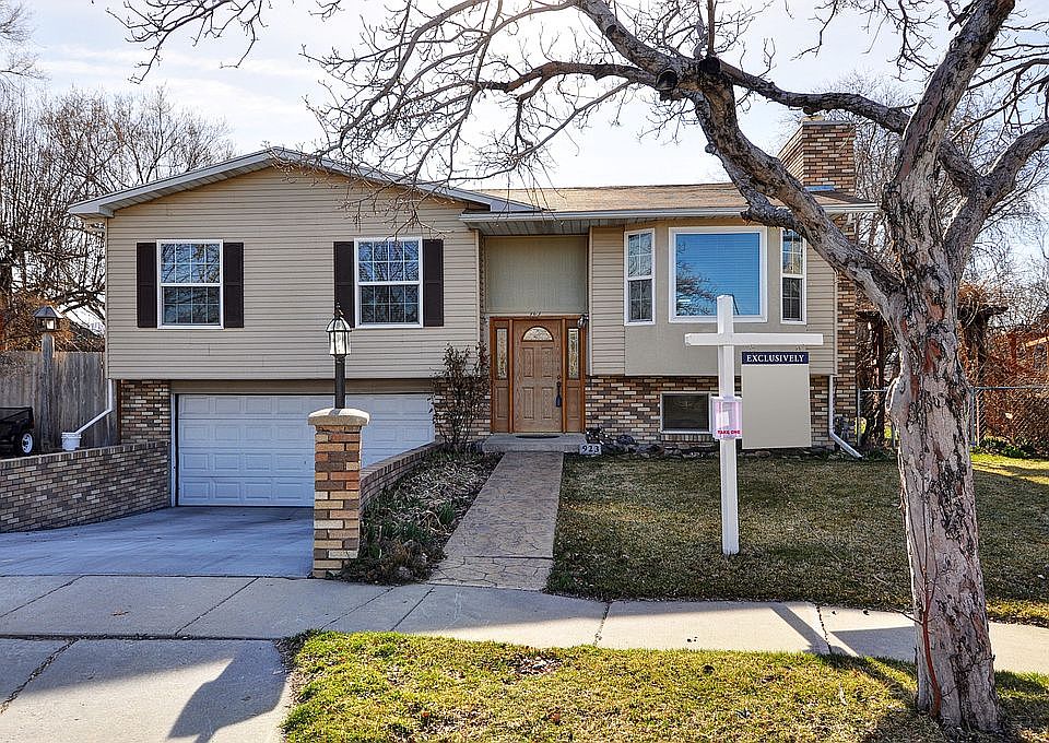 1st image of 923 W Pioneer Cir