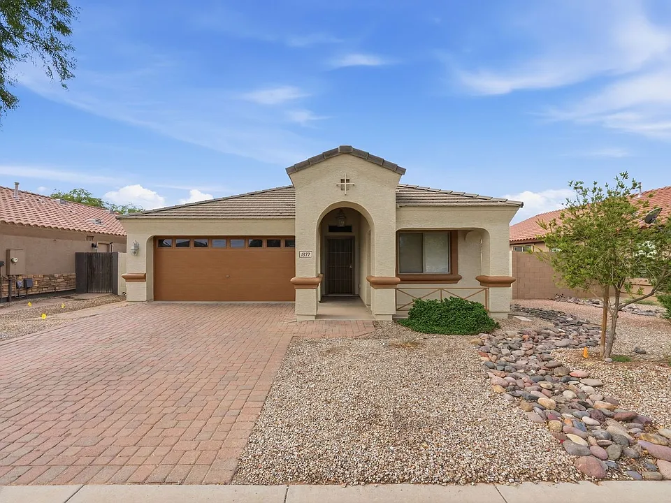 1377 E Prickly Pear Dr