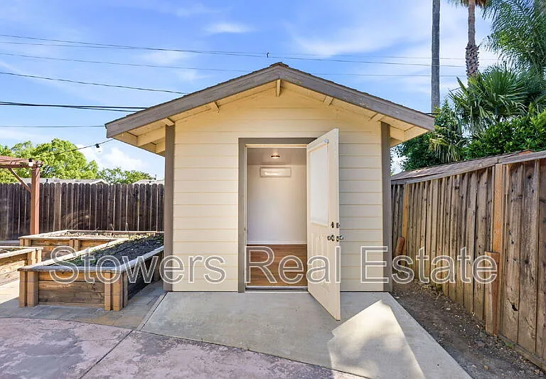 8049 Elgin Ln — Photo 36
