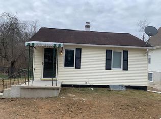 1 Oakland Mills Rd, Manalapan, NJ 07726
