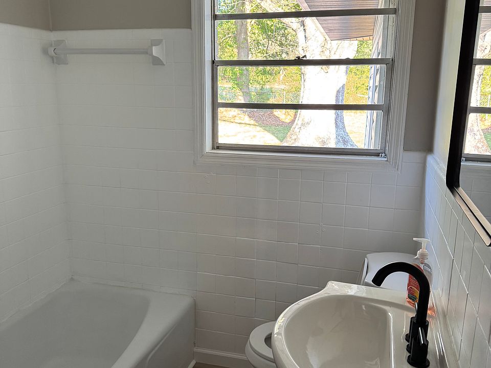1st image of 646 Clearview St