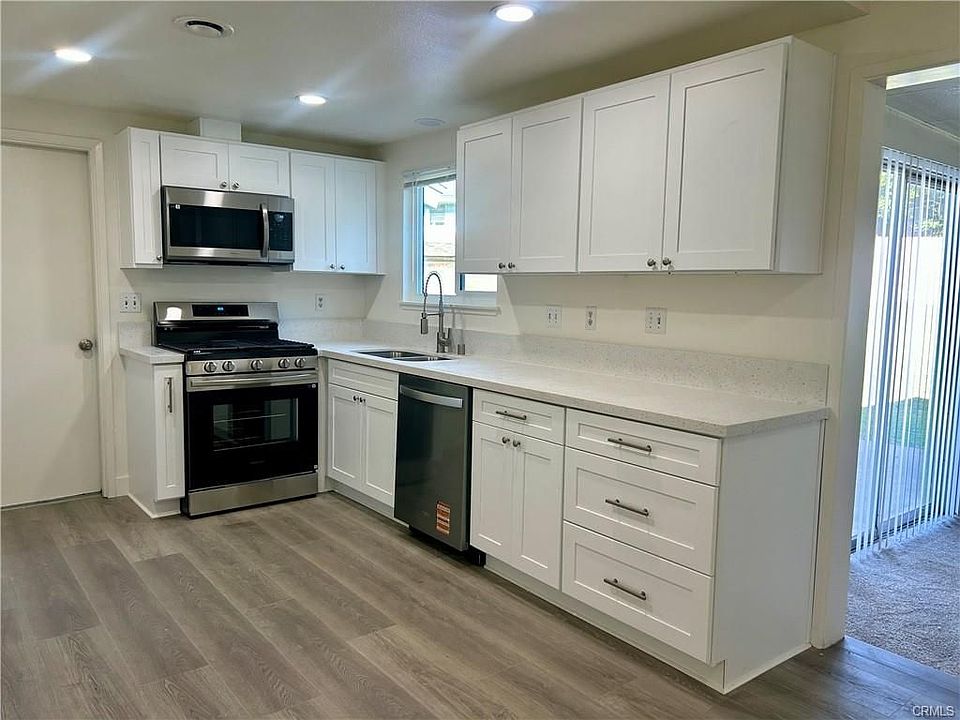 2nd image of 1007 Harrison Ct