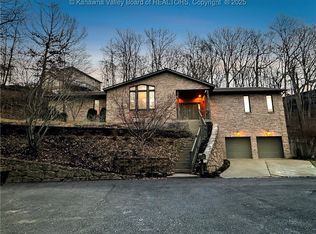 1128 Shamrock Rd, Charleston, WV 25314