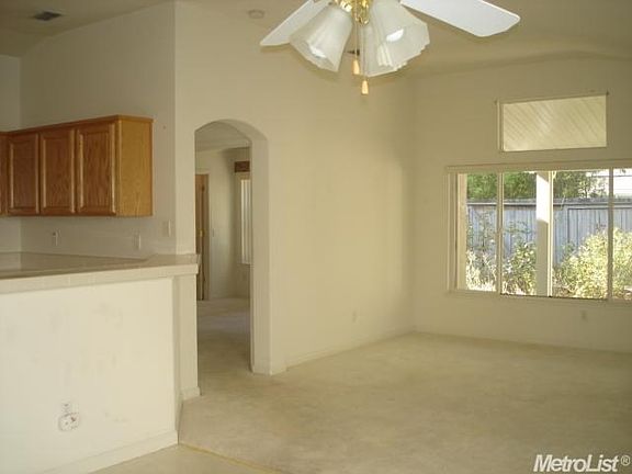 5th image of 9060 Fernway Ct