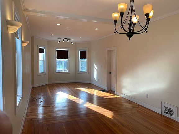 4th image of 6 Essex St #B