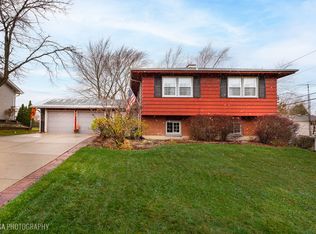 640 Durham Ln, Hoffman Estates, IL 60169