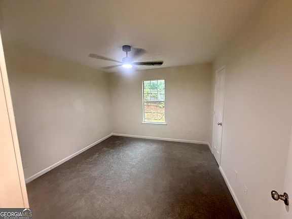 3rd image of 100 Chestnut Dr