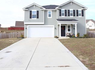 626 New Castle Ln, Spring Lake, NC 28390