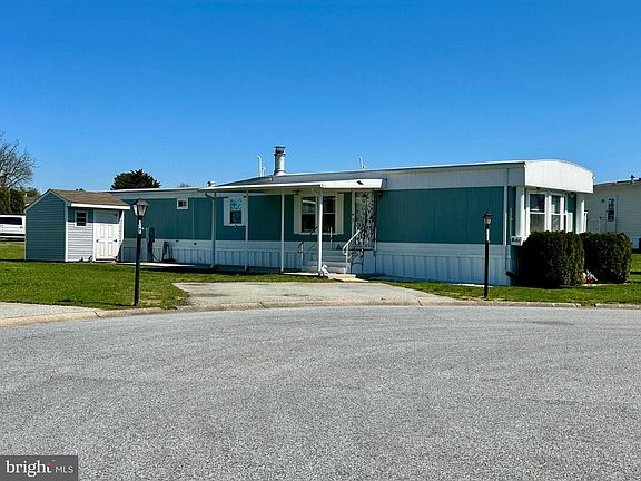 2nd image of 160 Aster Dr
