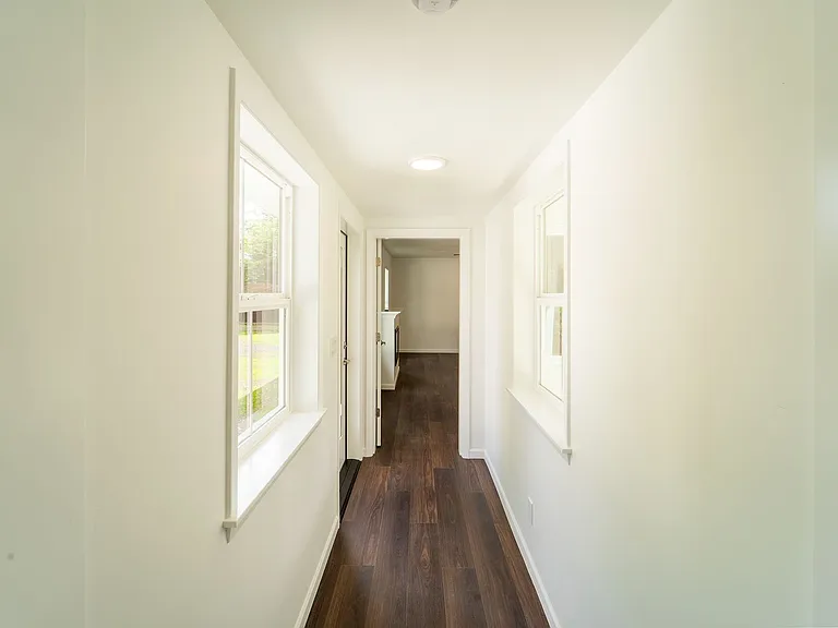 Brentwood House — Photo 50