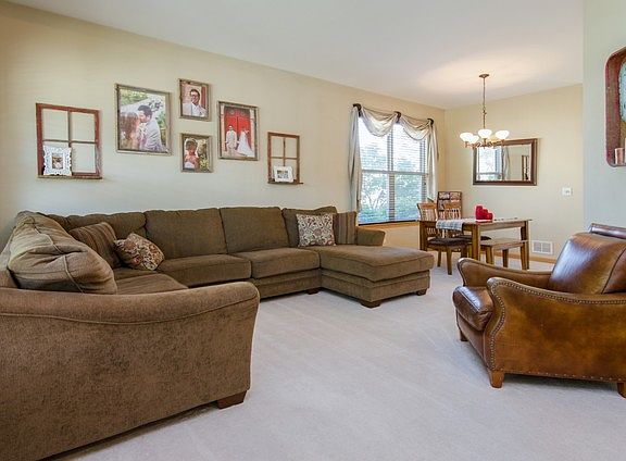 3rd image of 10426 Longfield Dr