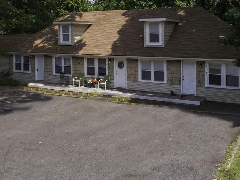 Fox Chase Apartments — Photo 1