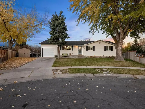1553 E Huckleberry Cir Photo 1