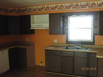 5th image of 150 Carleton Dr S