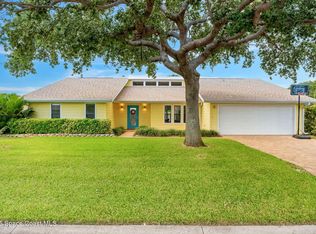 33 Yawl Dr, Cocoa Beach, FL 32931