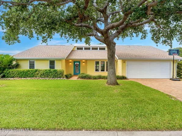 33 Yawl Dr, Cocoa Beach, FL 32931