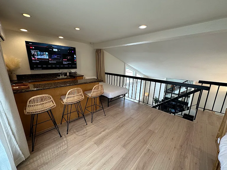 Loft: your perfect bar setup for entertaining guests