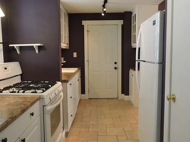 1939 E Jonathan St — Photo 5