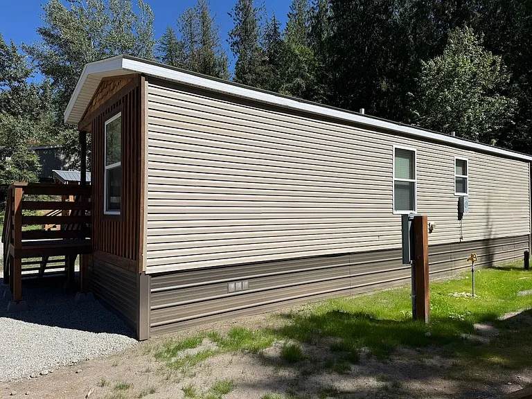 138 Cedar Hl — Photo 3