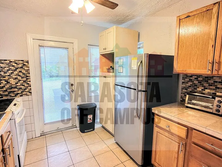 1148 Highland St — Photo 13