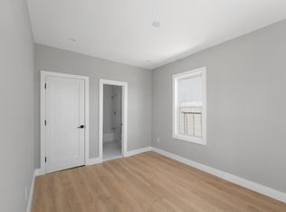 735 Broadway St #3F, Pawtucket, RI 02861