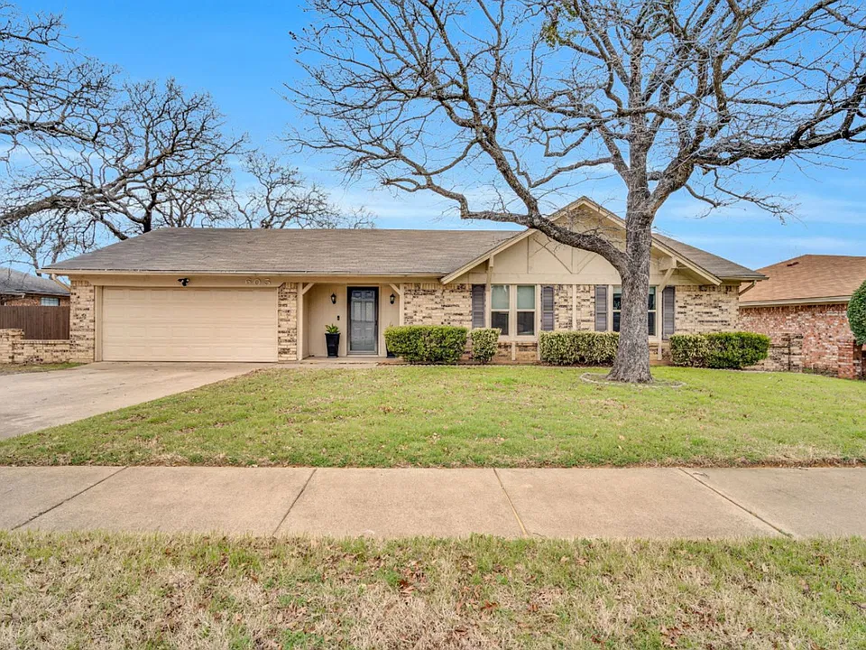 605 Steeplechase Dr