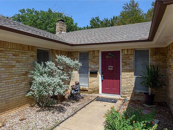 4th image of 313 Cedar Creek Ct