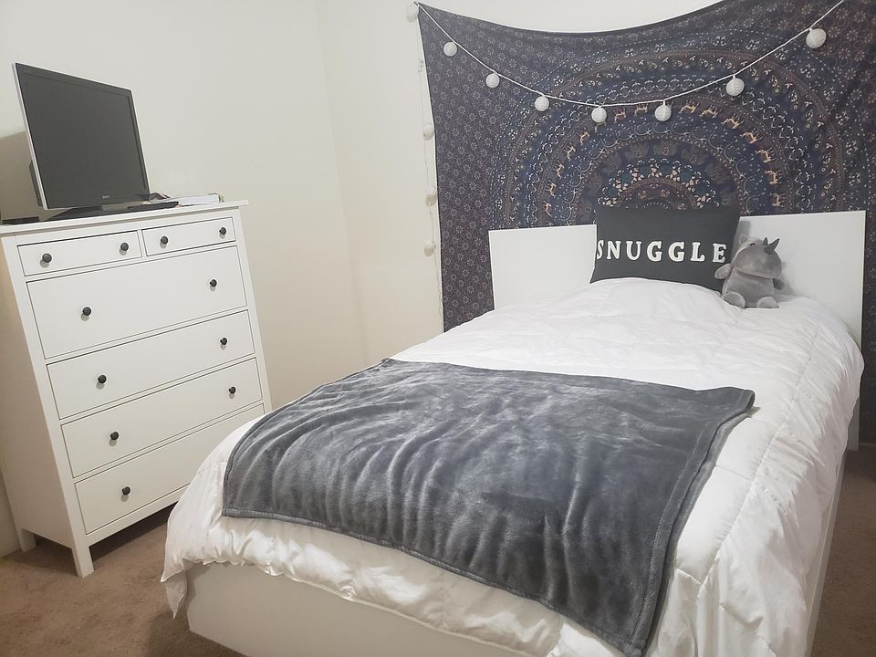 Private bedroom spaces for 5 tenants