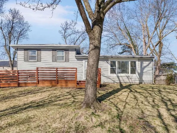 622 NW Village Dr, Lees Summit, MO 64063