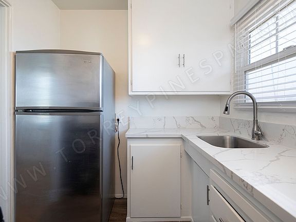 5th image of 2073 Emerald St #0