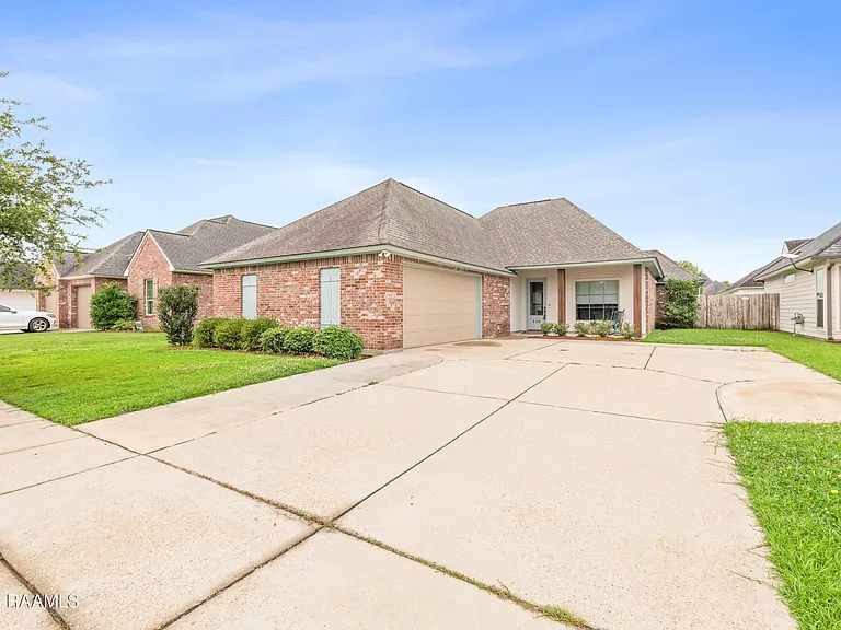 110 Olivewood Dr — Photo 46