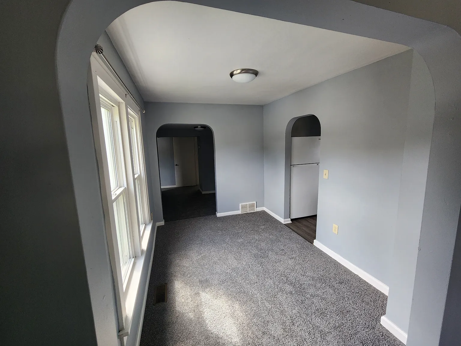 3 bed, 1.5 bath, 1020 sqft, $1,375 — Photo 3