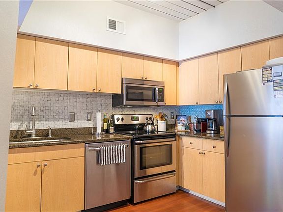 5th image of 2401 W Horatio St Unit 722