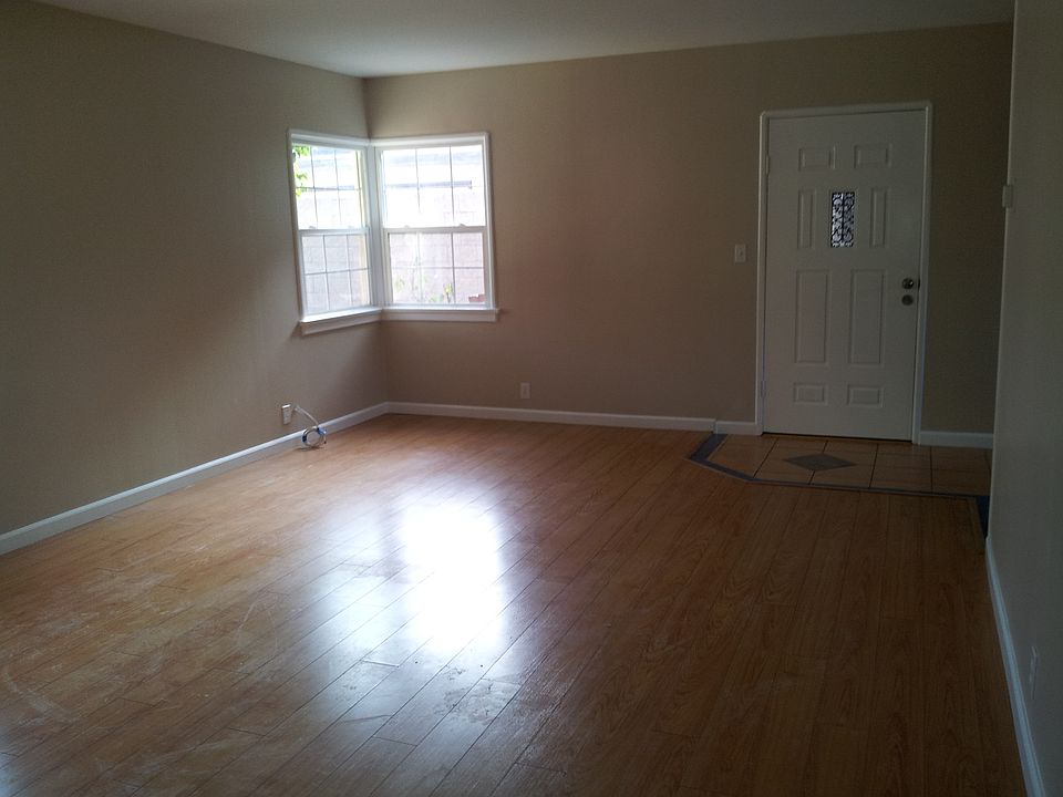 unit C living room