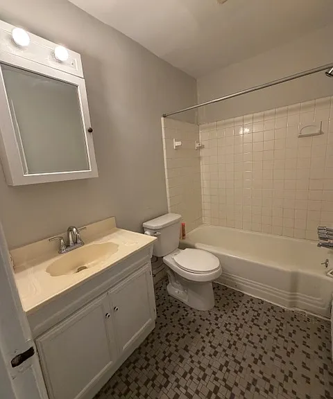 100 E Glenolden Ave #F1 — Photo 11