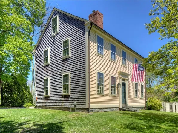 98 Locust Ave, Portsmouth, RI 02871