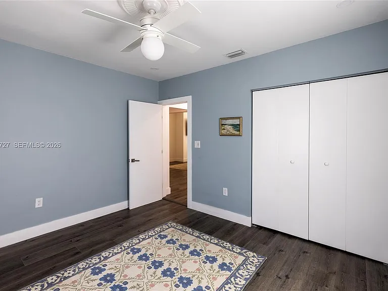 1950 SW 13th St — Photo 13