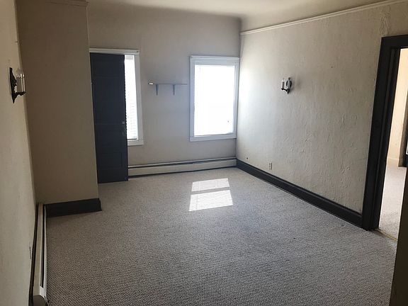 2nd image of 124 W Ann St #3