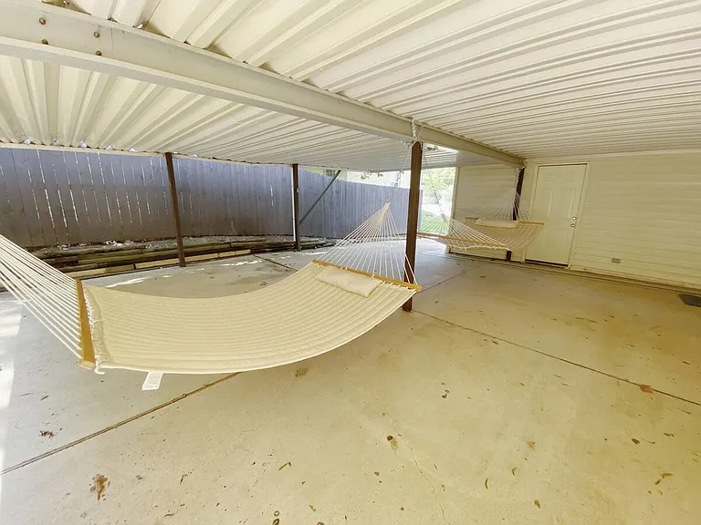 12005 Greenleaf Dr SE — Photo 17