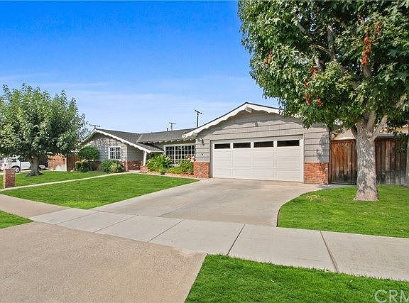 3rd image of 1352 Sierra Alta Dr