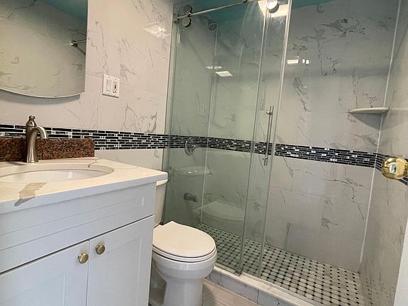 5th image of 125 Bay 46 St