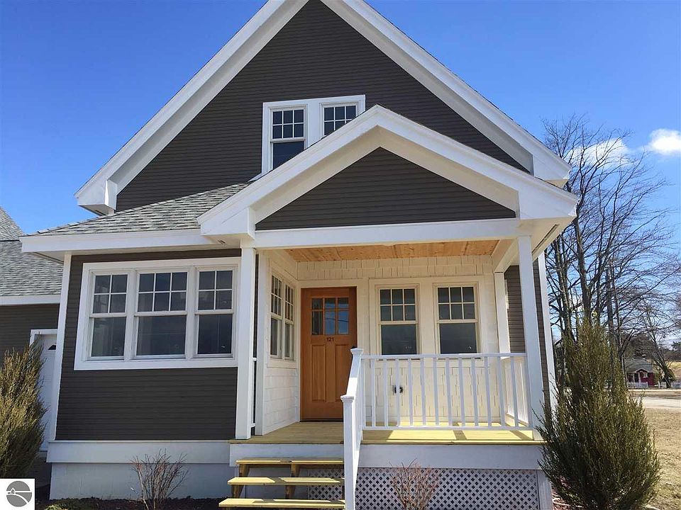 1st image of 121 S Grand Ave #2