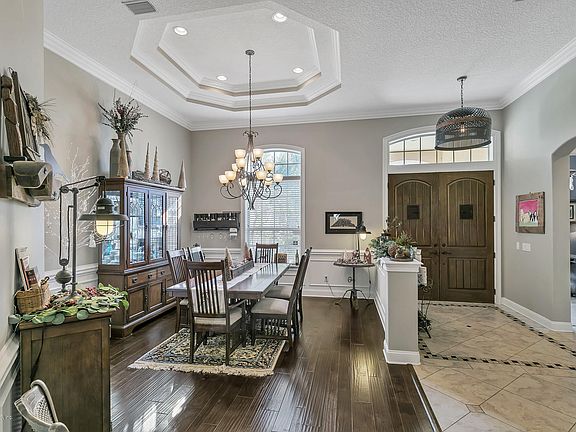 2nd image of 348 Summerset Dr