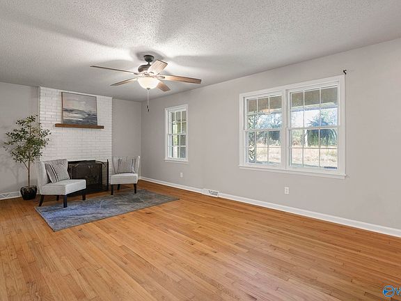 5th image of 2226 Charity Ln