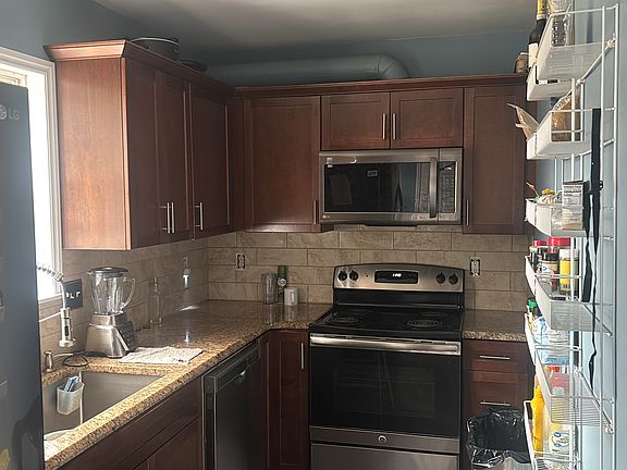 4th image of 4243 Ashland Dr